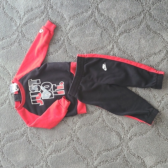 Nike sweatshirt sweatpants set - Picture 1 of 2